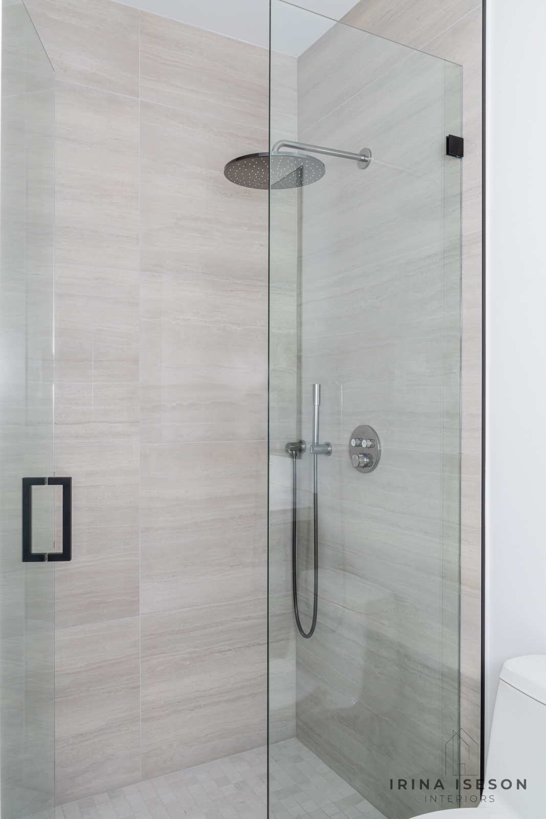 perfectly in sync bathrooms (1)