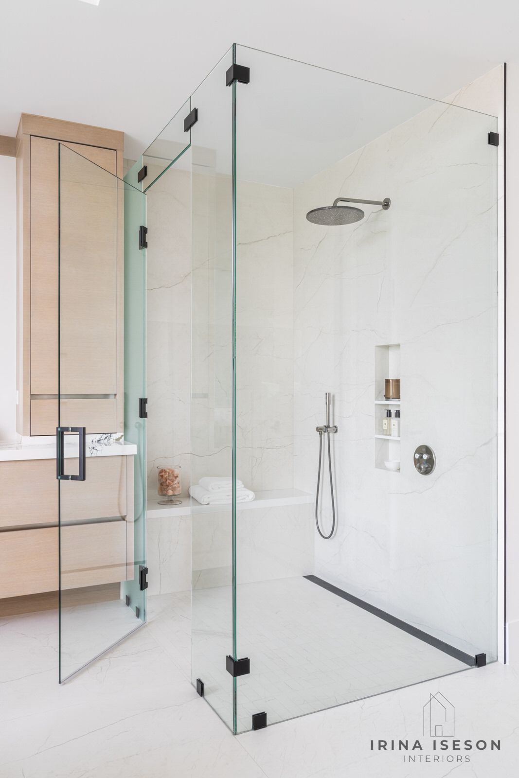 perfectly in sync master bathroom (4)